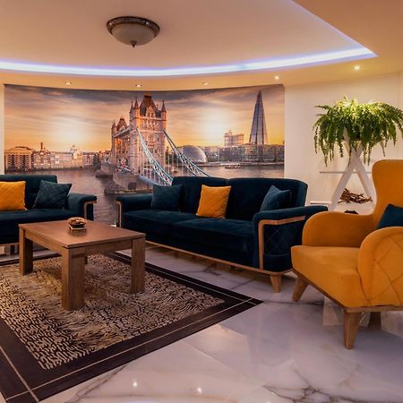 Bentley Apartments Pristina Buitenkant foto