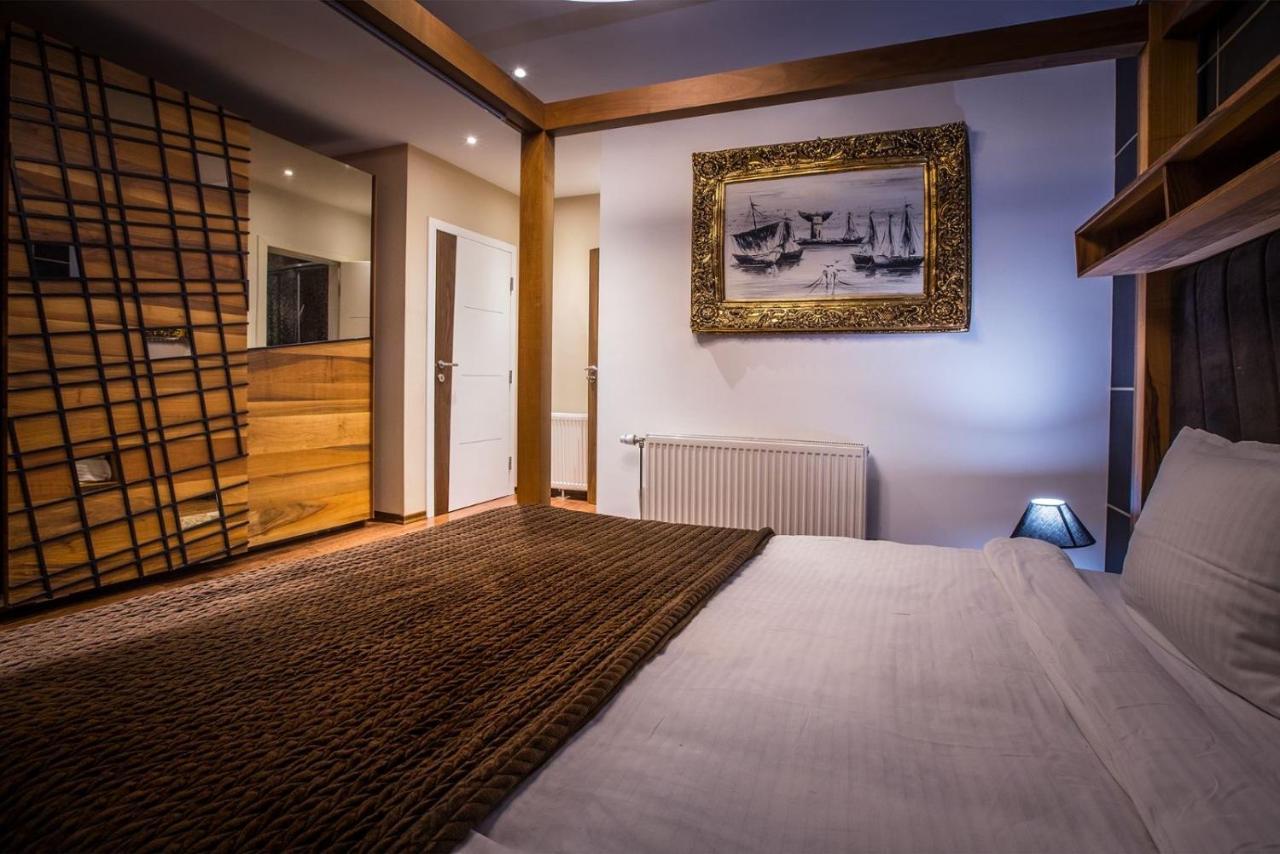 Bentley Apartments Pristina Buitenkant foto