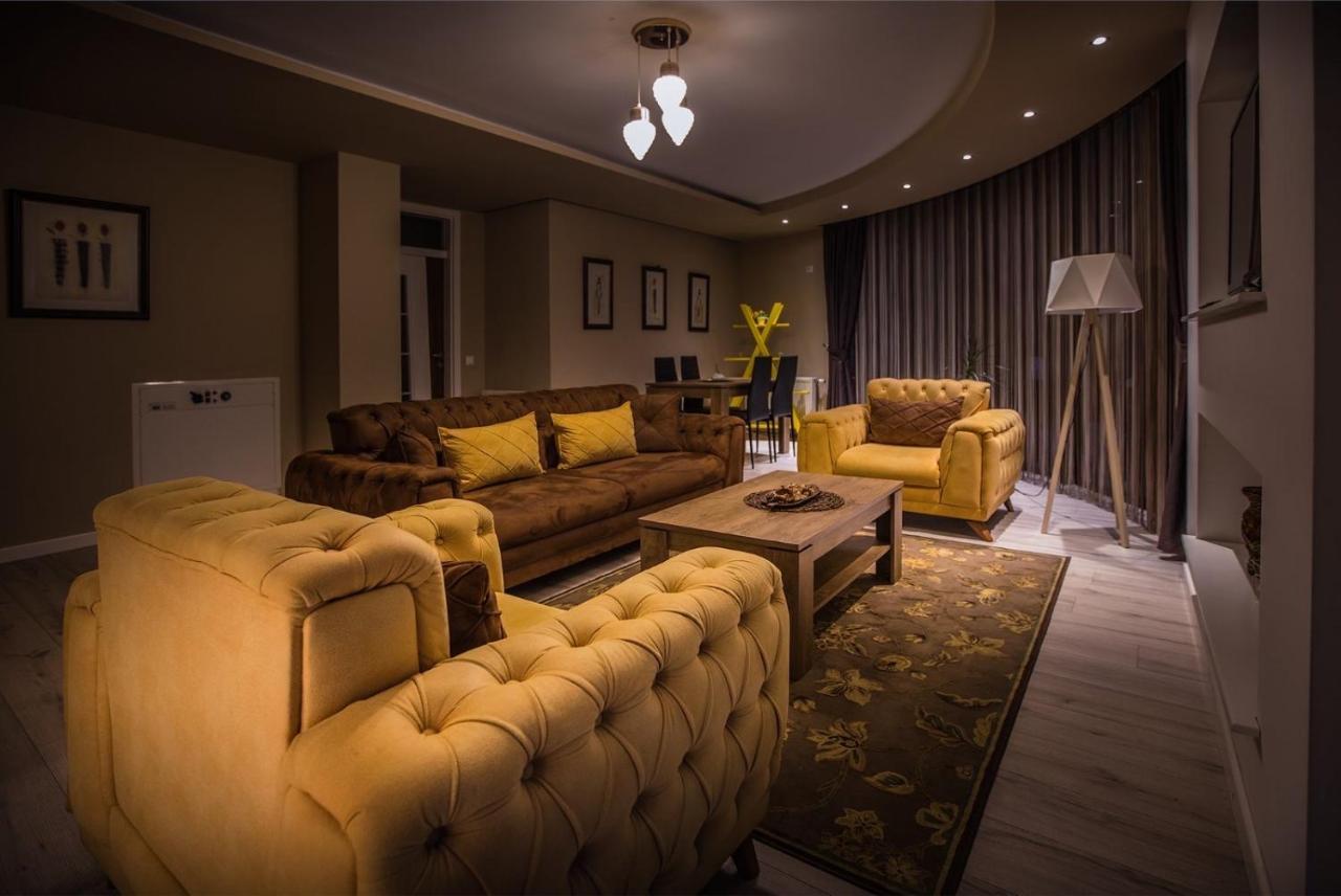Bentley Apartments Pristina Buitenkant foto