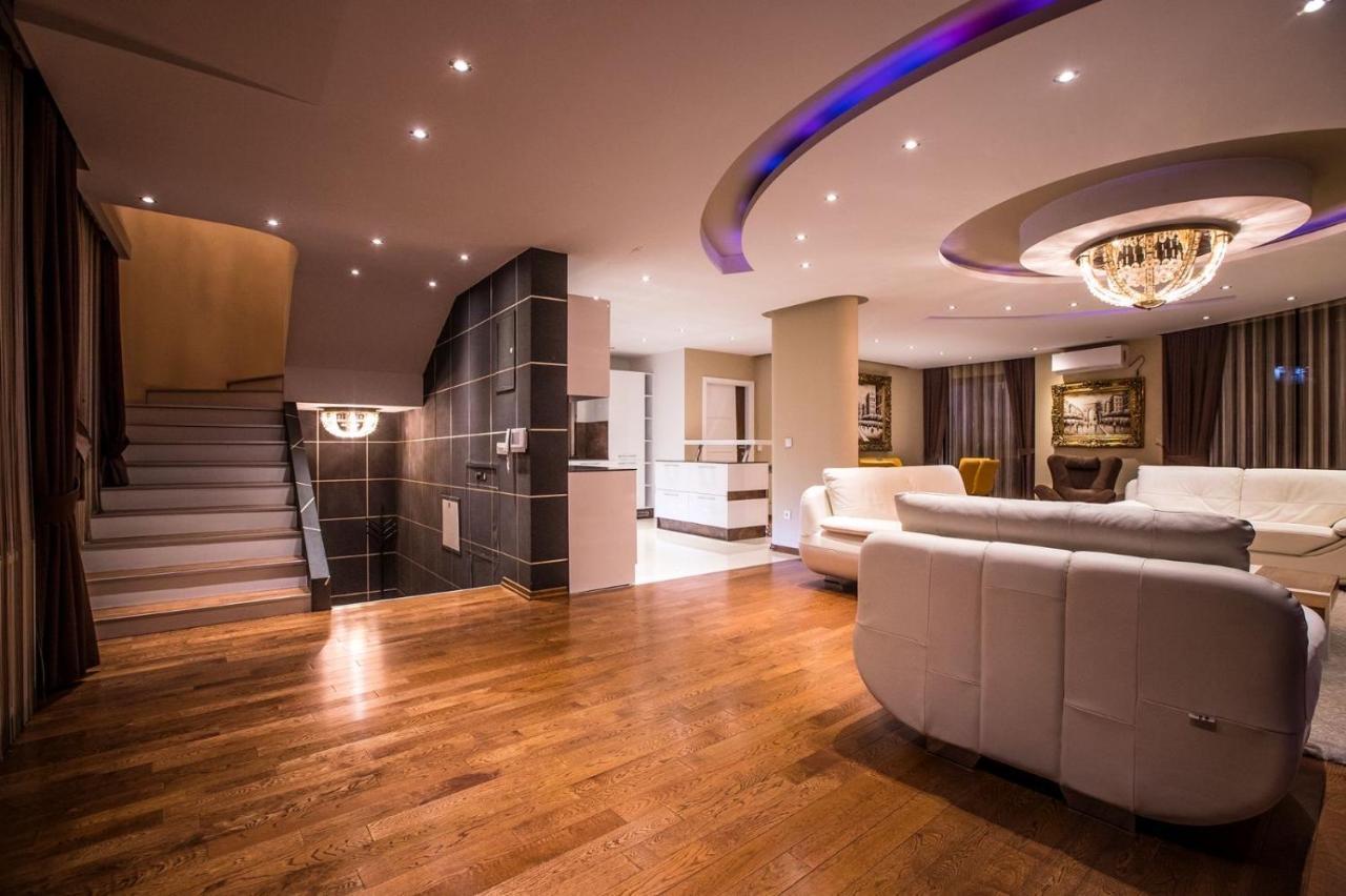 Bentley Apartments Pristina Buitenkant foto