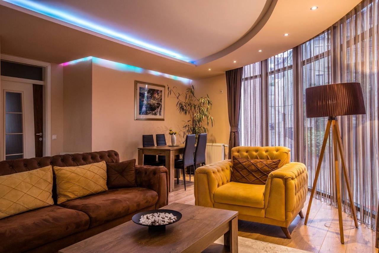 Bentley Apartments Pristina Buitenkant foto