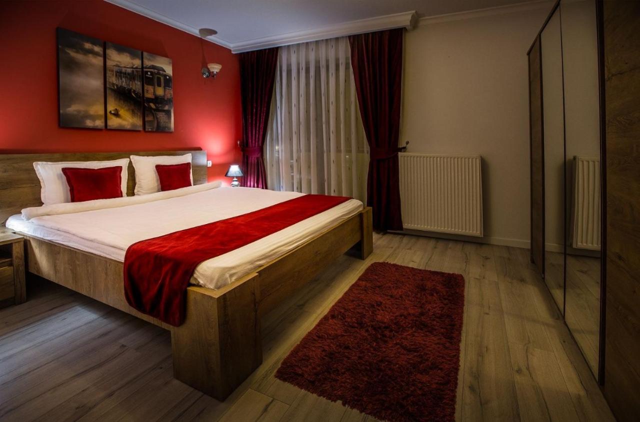 Bentley Apartments Pristina Buitenkant foto
