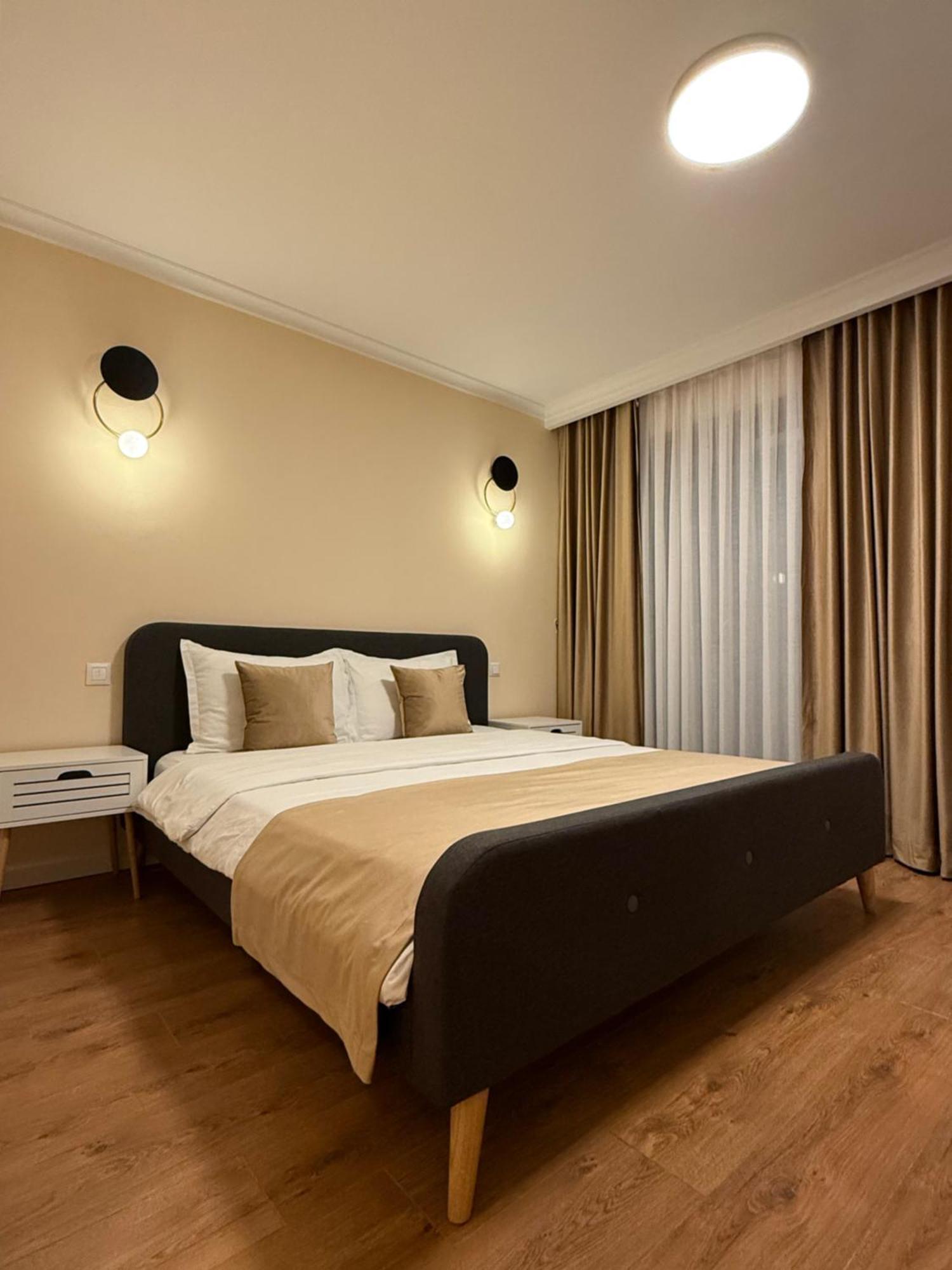 Bentley Apartments Pristina Buitenkant foto