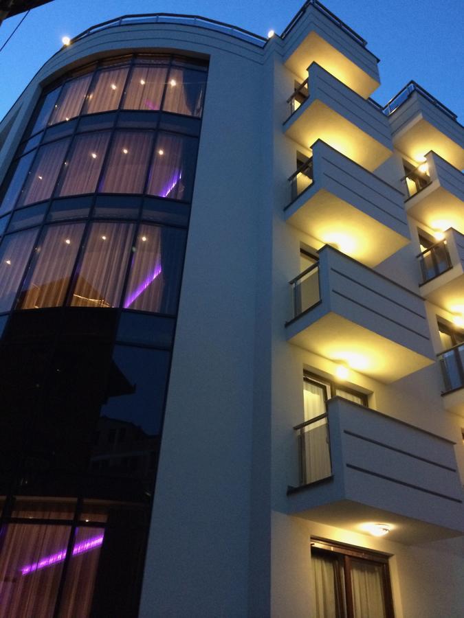 Bentley Apartments Pristina Buitenkant foto